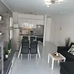 Apartmán Casa Flores With Heated Pool, Only 490 Meters To The Beach, Balcony, Wifi
