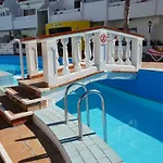 Apartmán Casa Flores With Heated Pool, Only 490 Meters To The Beach, Balcony, Wifi