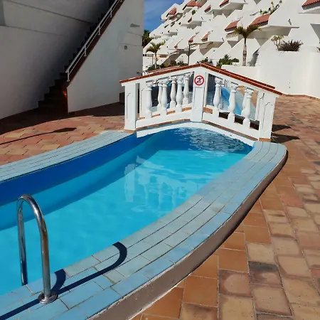 Апартаменты Casa Flores With Heated Pool, Only 490 Meters To The Beach, Balcony, Wifi