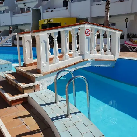 Апартаменты Casa Flores With Heated Pool, Only 490 Meters To The Beach, Balcony, Wifi